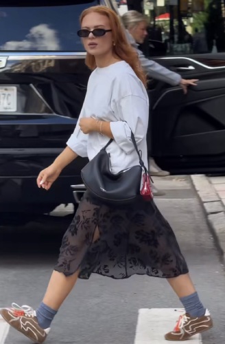 oversized white T-shirt